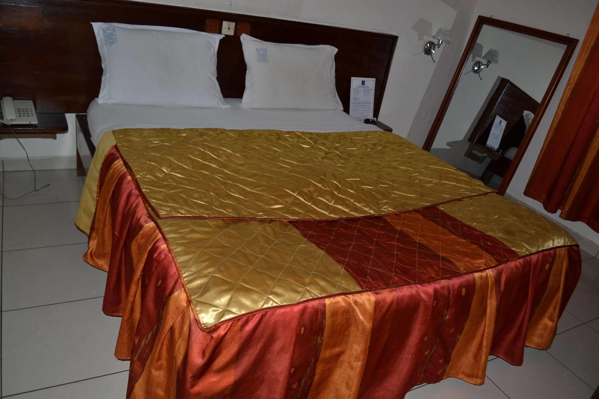 Hotel Lumiere Akwa Douala Exterior foto