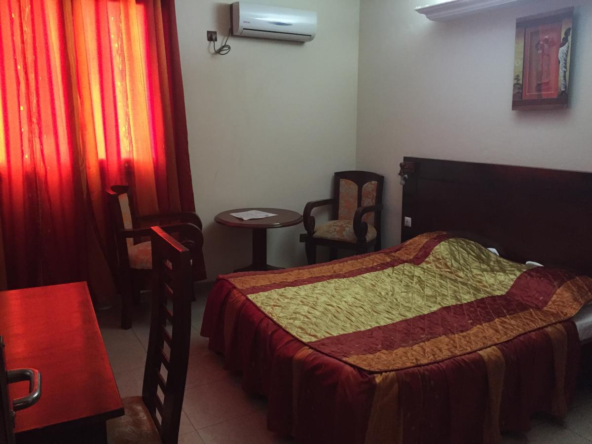 Hotel Lumiere Akwa Douala Exterior foto