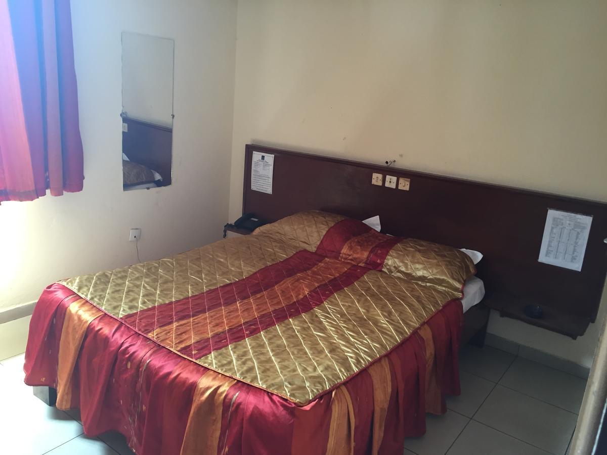 Hotel Lumiere Akwa Douala Exterior foto